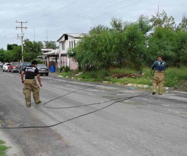 Atienden la caída de cables; previenen incidentes graves Atienden la caída de cables; previenen incidentes graves