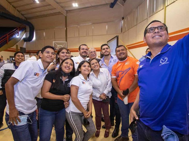 Realiza la UAT feria de iniciativas ciudadanas Realiza la UAT feria de iniciativas ciudadanas