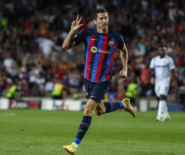 ¡Aguas, México! Marca Lewandowski hat trick