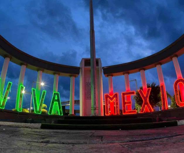Alegran colores patrios la plaza Alegran colores patrios la plaza