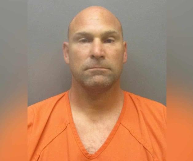 Violaba a una niña y grababa su delito