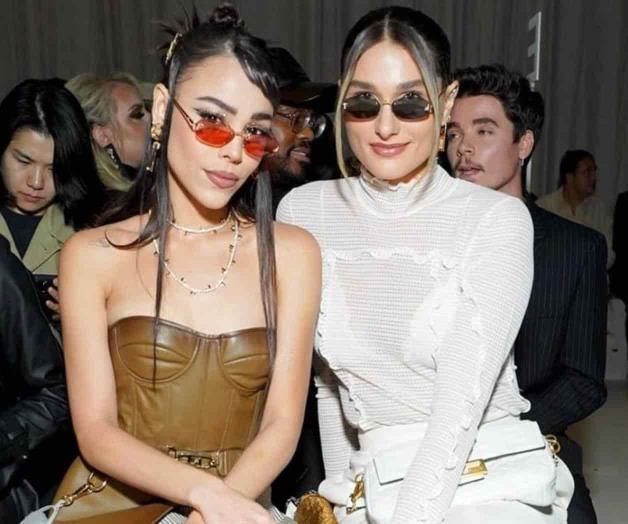 Posa Danna Paola junto a Kim Kardashian en evento de Fendi 