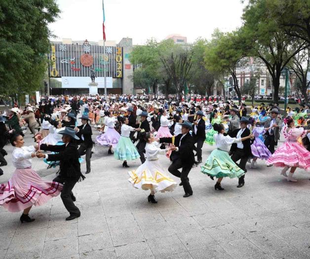 Logra Monterrey el baile más grande del mundo 
