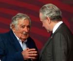 Sin voces críticas no hay democracia, dice Mujica a Creel
