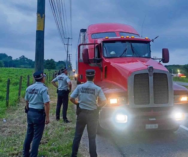 Rescatan a 14 extranjeros en Tabasco