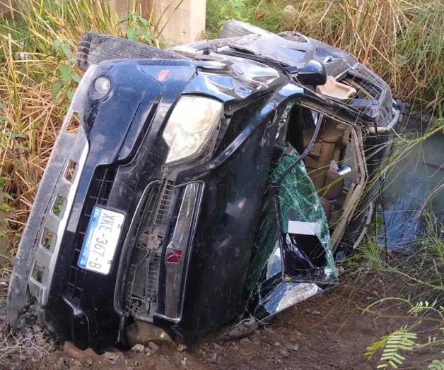 Embiste tren a conductor; lo arrastra y lanza con todo y vehículo al dren Río Bravo