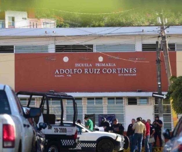 Matan a maestra afuera de primaria en Xalapa 