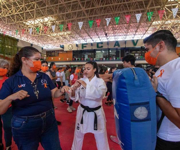 Imparte UAT curso de defensa personal