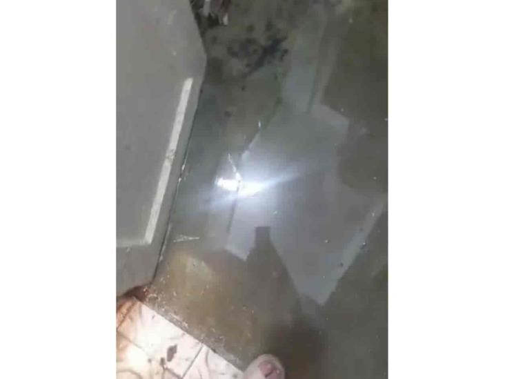 Brotan aguas negras en interior de domicilio en Reynosa Brotan aguas negras en interior de domicilio en Reynosa
