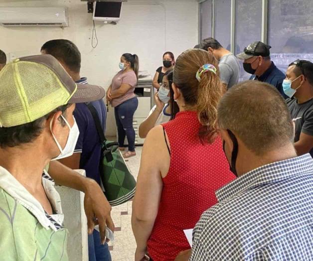 Deudores saturan oficinas Deudores saturan oficinas