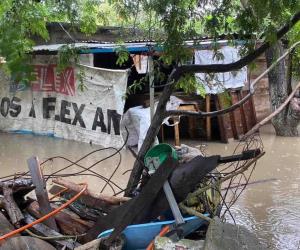 Quedan tres viviendas bajo el agua tras fuertes lluvias Quedan tres viviendas bajo el agua tras fuertes lluvias