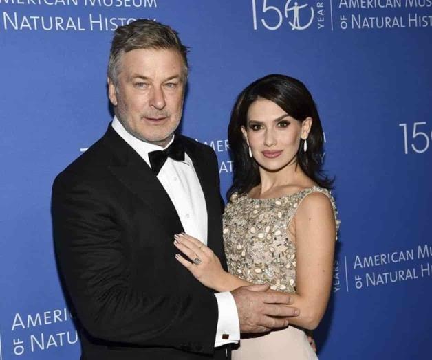 Alec Baldwin le da la bienvenida a su octavo hijo 
