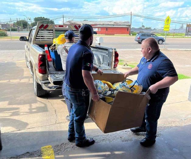 Donan equipo a los bomberos de Camargo