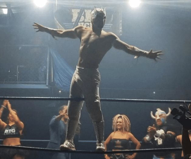 Komander presente en Triplemanía XXX