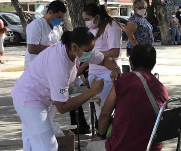 Llevan jornadas de salud a las escuelas Llevan jornadas de salud a las escuelas