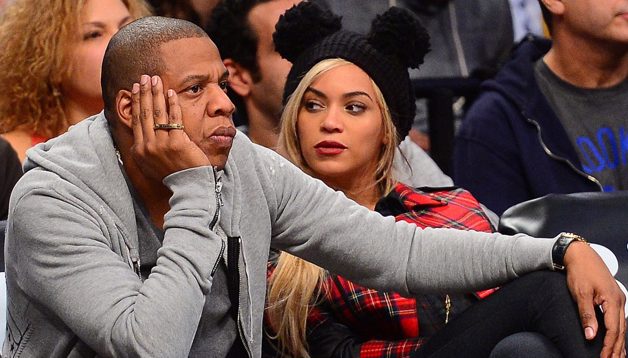 ¡Los cacharon en la movida!