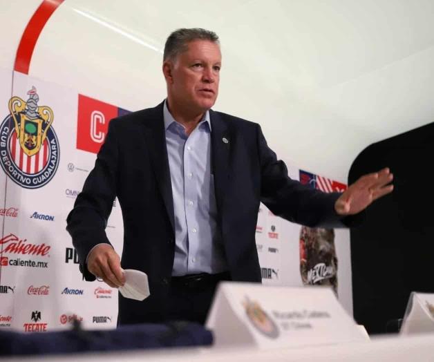 Ricardo Peláez fue agredido por un aficionado de Chivas