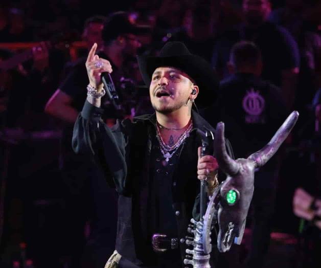 Desahogan tapatíos sus penas con Christian Nodal