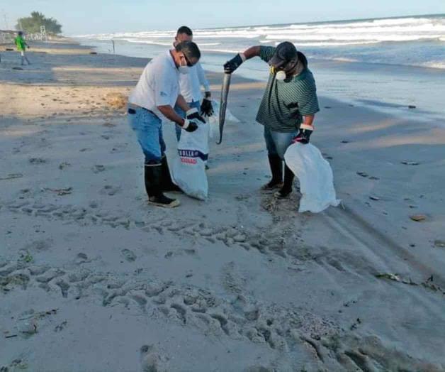 Cierran la playa por marea roja Cierran la playa por marea roja