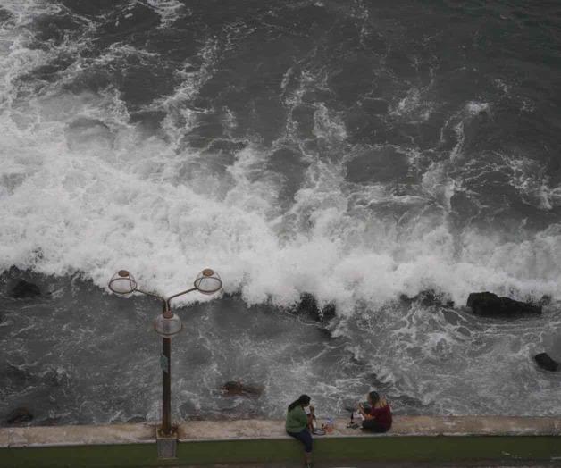 El huracán Orlene impacta cerca de Mazatlán, México