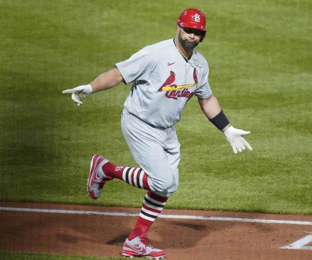 Pujols llega a 703 jonrones