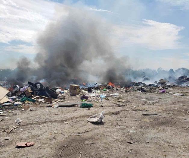 Le prenden fuego a basurero clandestino