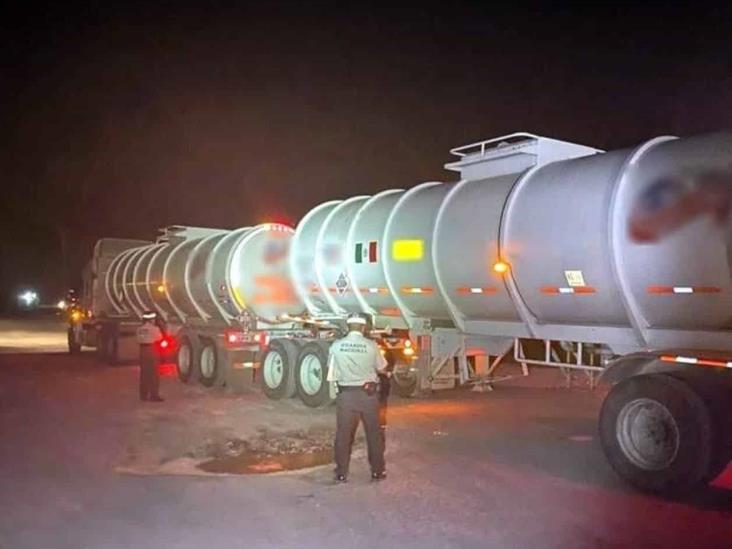 Incautan 60 mil litros de combustible Incautan 60 mil litros de combustible