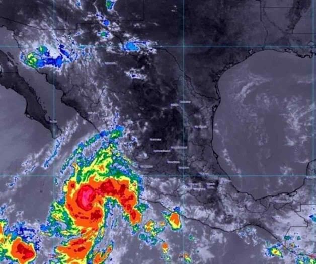 Pasa ciclón Orlene sin daños graves, todavía, en Pacífico 