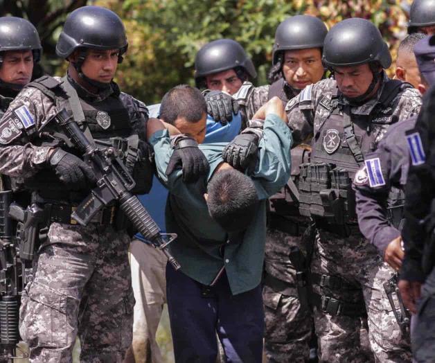 El Salvador: Militares capturan pandilleros tras asesinato
