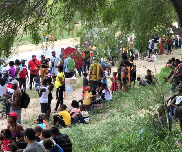 Realizan censo de migrantes que esperan asilo en EU
