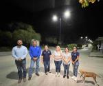 Rehabilitan lámparas de alumbrado público