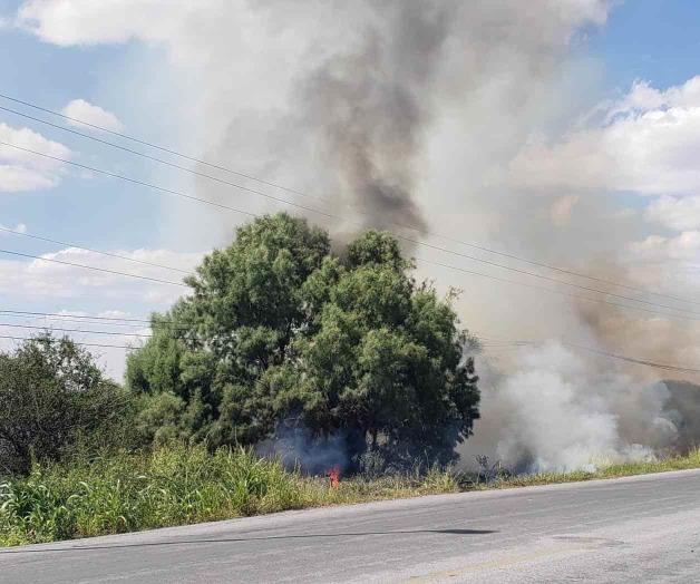 Fuerte incendio pone en riesgo parque industrial