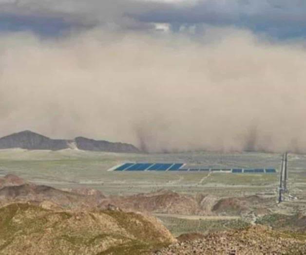 Sorprende ‘viento negro’ a Mexicali