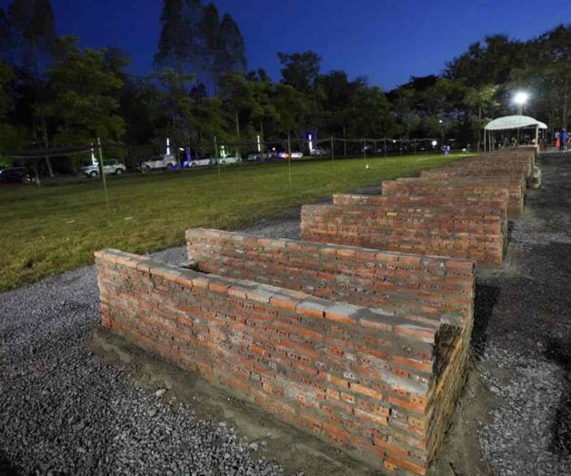 Preparan cremaciones para víctimas de masacre en Tailandia