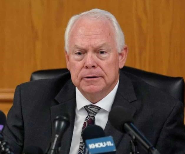 Renuncia a cargo superintendente