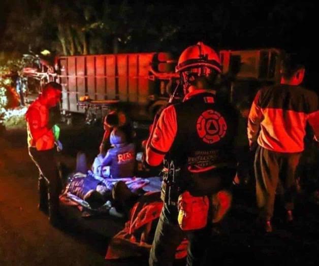 Mueren 4 y quedan 34 lesionados en la México-Cuernavaca Mueren 4 y quedan 34 lesionados en la México-Cuernavaca