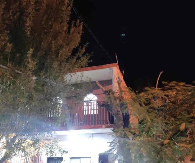 Derriba tráiler cables de electricidad y algunas mufas Derriba tráiler cables de electricidad y algunas mufas