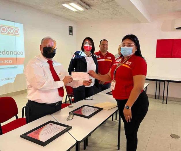 Recibe C. Roja apoyo de OXXO por redondeo