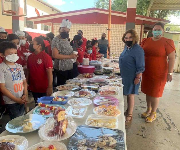 Presentan platillos de comida saludable