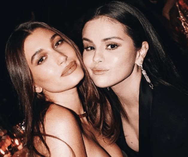 Selena Gomez y Hailey Bieber posan juntas por primera vez