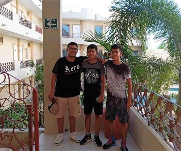 Participan jóvenes en torneo de futbol Participan jóvenes en torneo de futbol