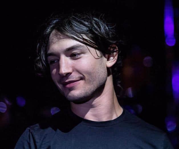 Ezra Miller se declara inocente de robo agravado Ezra Miller se declara inocente de robo agravado