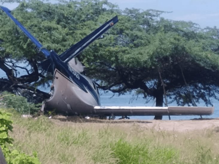 Niño muere arrollado por avioneta que se salió de pista en aeropuerto de Colombia Niño muere arrollado por avioneta que se salió de pista en aeropuerto de Colombia