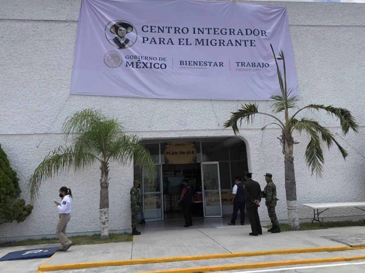 Preparan campamento para atender migrantes Preparan campamento para atender migrantes