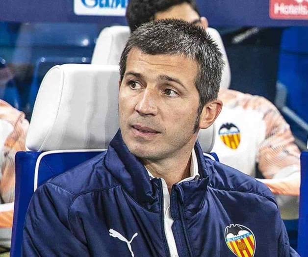 ¿Quién es Albert Celades? El candidato a dirigir a Chivas 