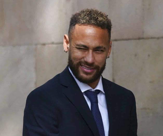 Neymar en juicio por fraude: Firmo lo que me dice mi padre