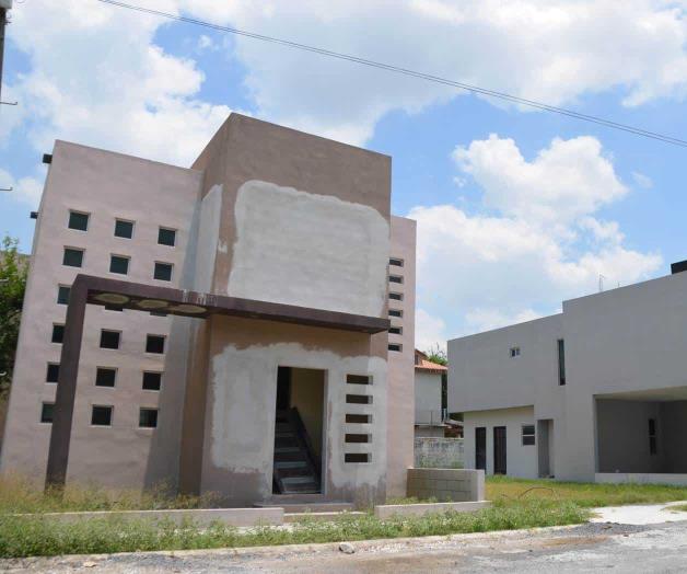 Sin control, abandono de viviendas