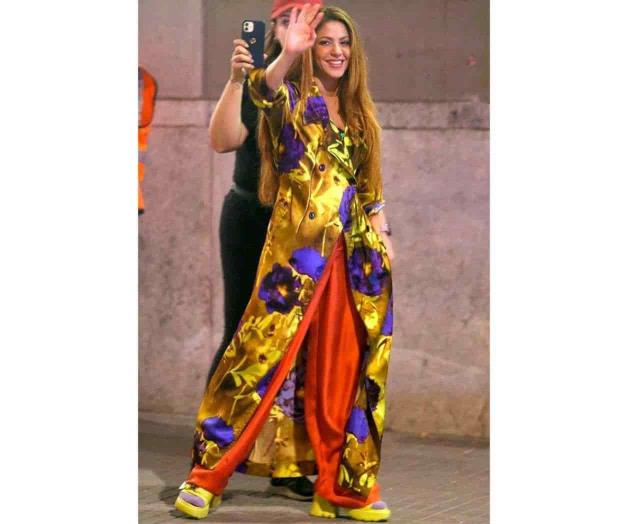 Shakira se adelanta a las tendencias con sandalias
