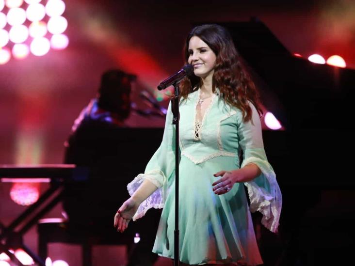 Roban nuevo disco de Lana del Rey ¡en su auto! Roban nuevo disco de Lana del Rey ¡en su auto!