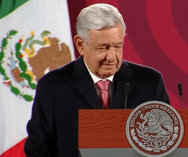 AMLO acusa a Calderón de crear burocracia en su sexenio AMLO acusa a Calderón de crear burocracia en su sexenio